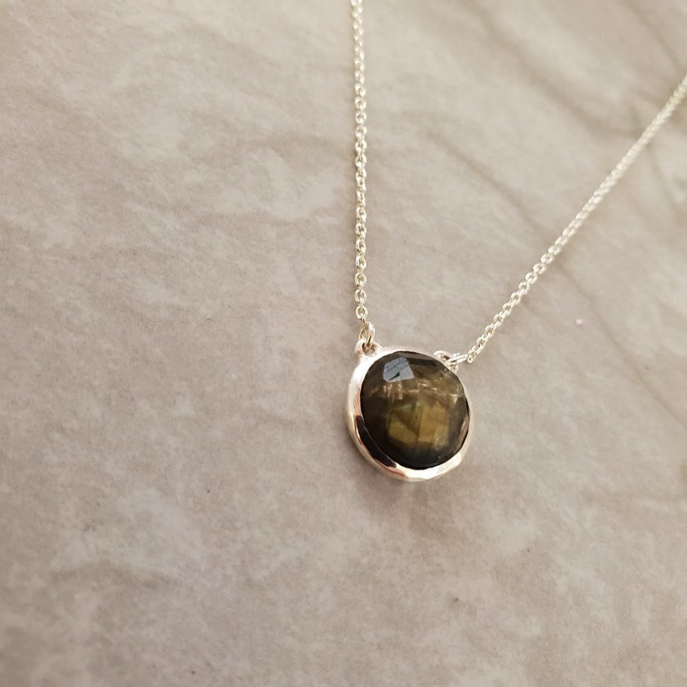 ✨ Stella and Dot Rhinestone Pendant Necklace ✨ - Picture 2 of 10